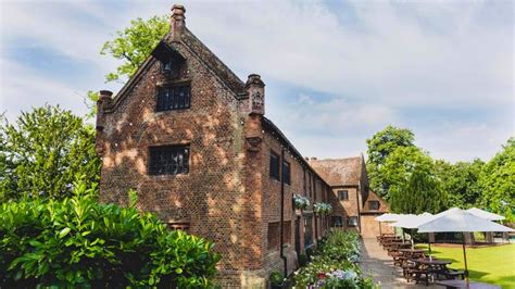 tudor barn restaurant eltham.